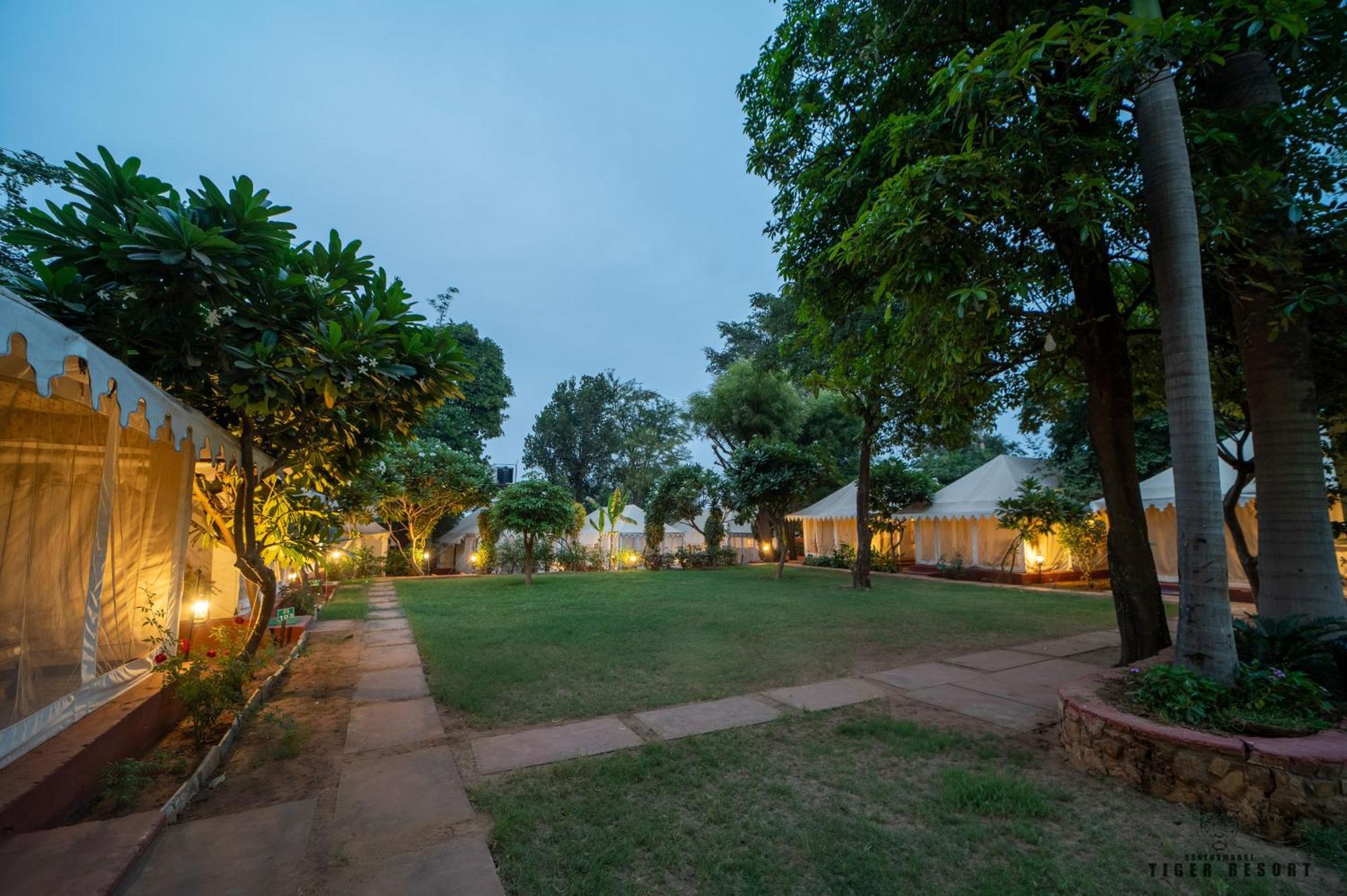 Ranthambore Tiger Resort ซาวาย มาโดปูร์ ภายนอก รูปภาพ